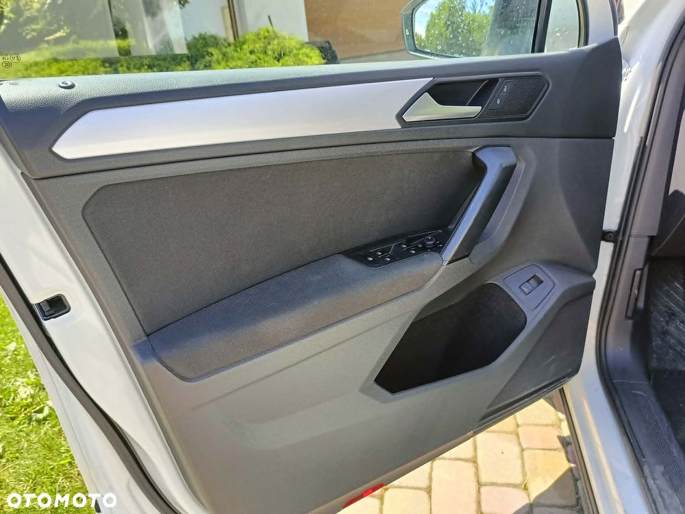 Volkswagen Tiguan 2.0 TDI SCR R-Line - 29