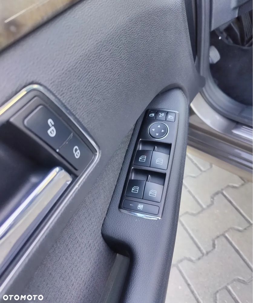 Mercedes-Benz Klasa E 250 CDI DPF BlueEFFICIENCY Automatik Elegance - 10