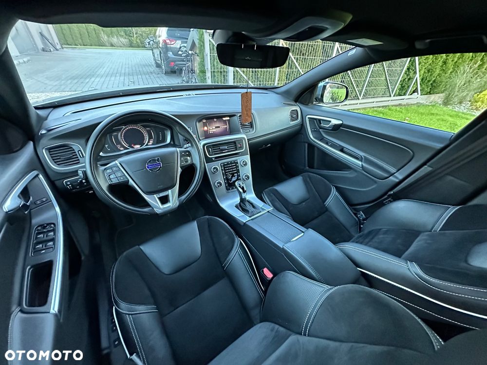 Volvo V60 D4 Geartronic Summum - 17