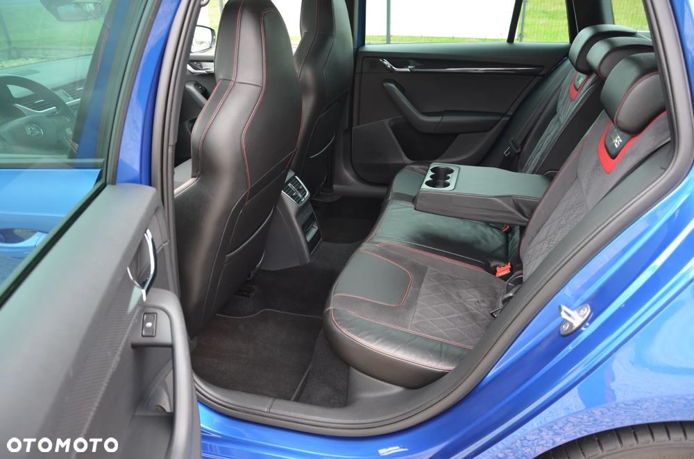 Skoda Octavia Combi 2.0 TDI DSG RS - 30
