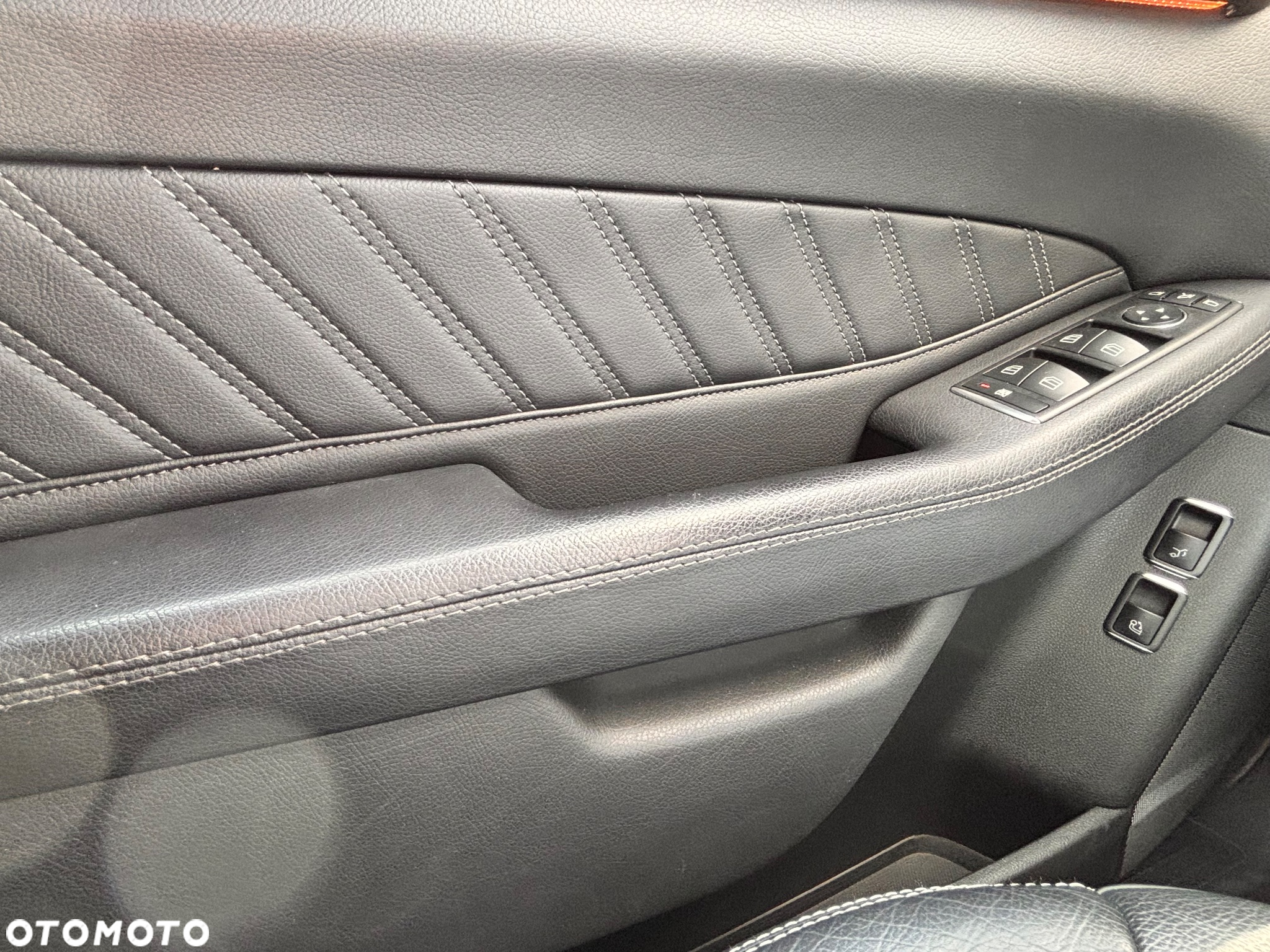 Mercedes-Benz GLS 350 d 4Matic 9G-TRONIC AMG Line - 28