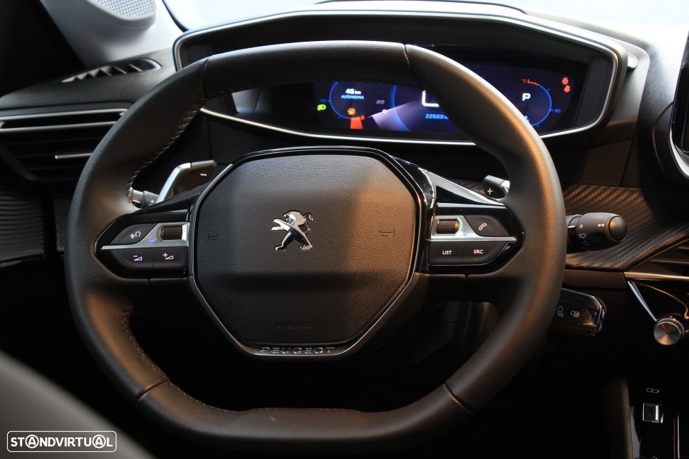 Peugeot 208 - 18