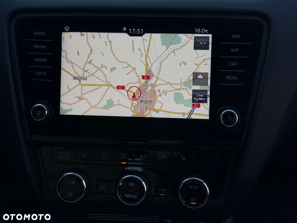 Skoda Octavia 1.6 TDI DSG Premium Edition - 33