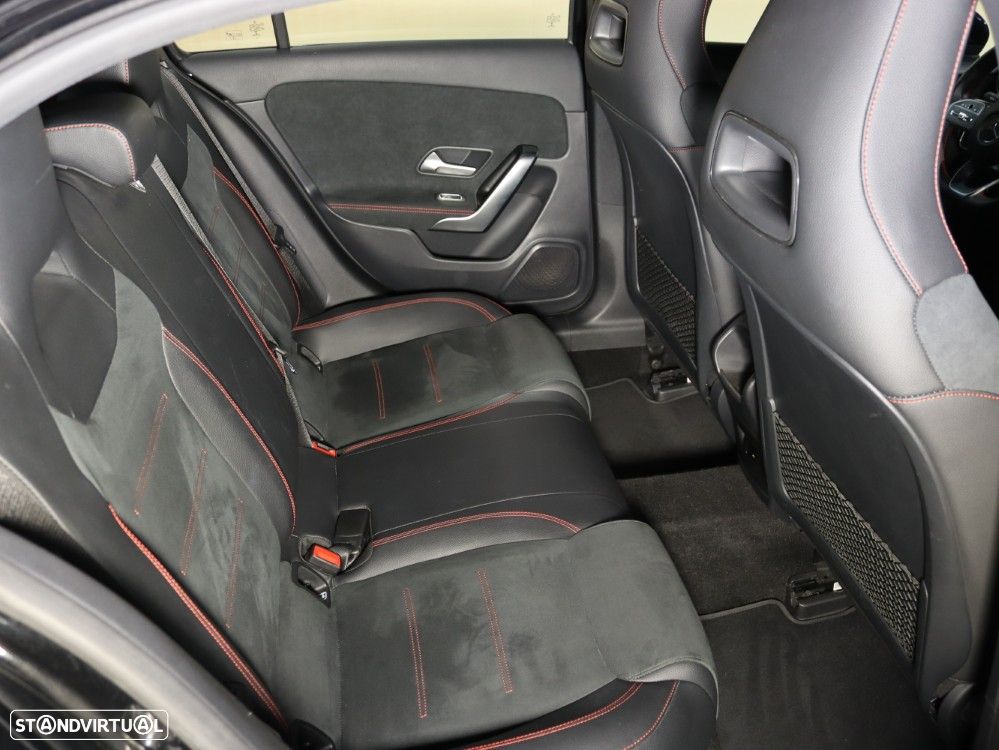 Mercedes-Benz A 180 d AMG Line - 13