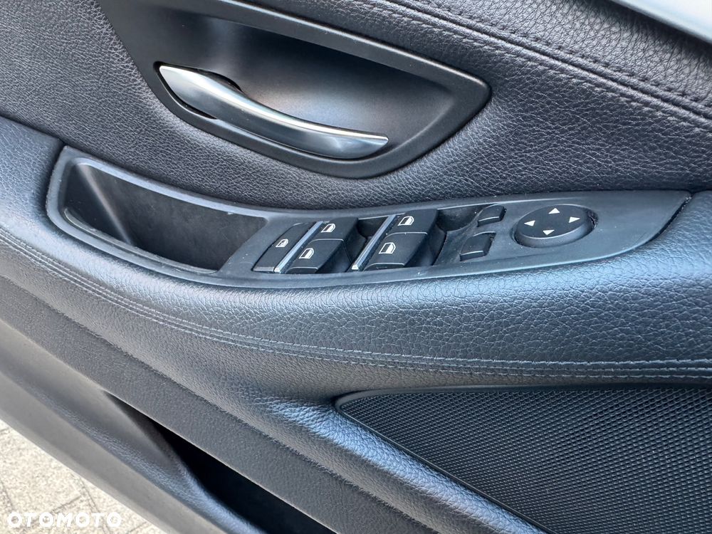 BMW Seria 5 520d BluePerformance - 13
