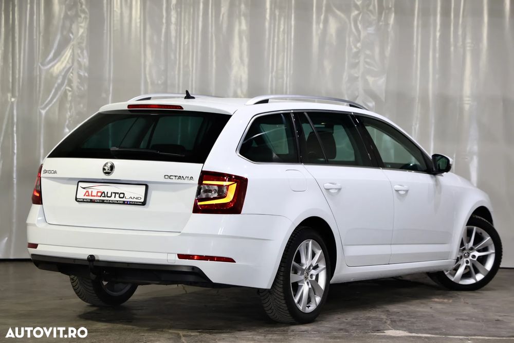Skoda Octavia 1.6 TDI DSG Ambition - 2