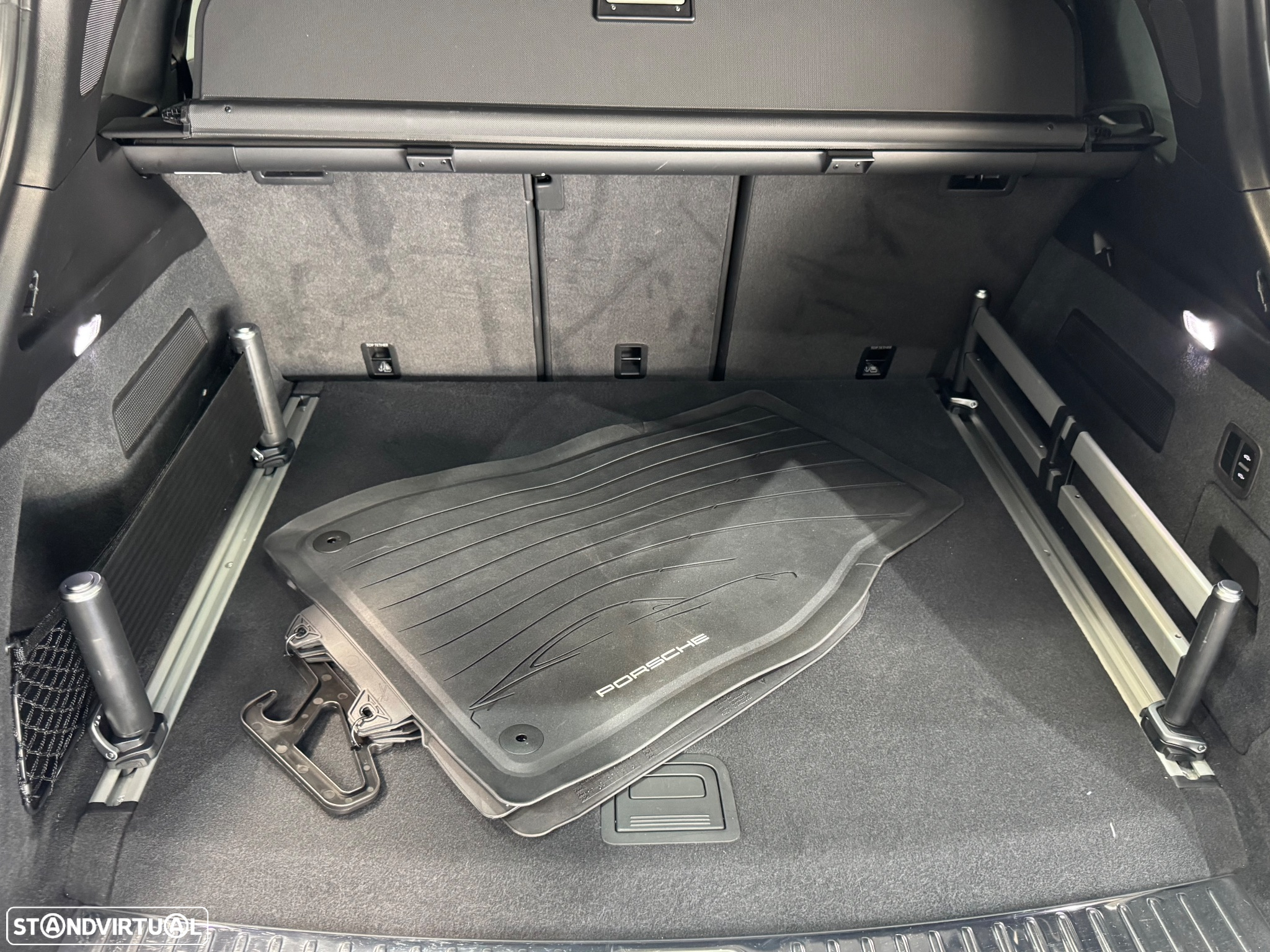Porsche Cayenne - 54