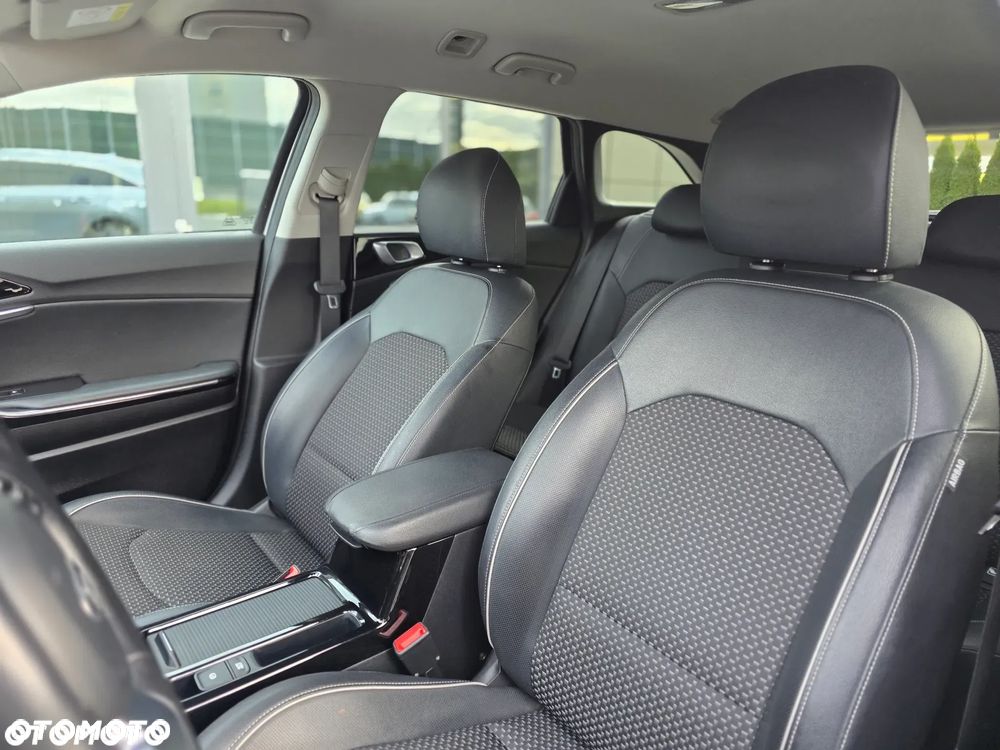 Kia Ceed 1.6 CRDi SCR L Business Line Plus DCT - 33