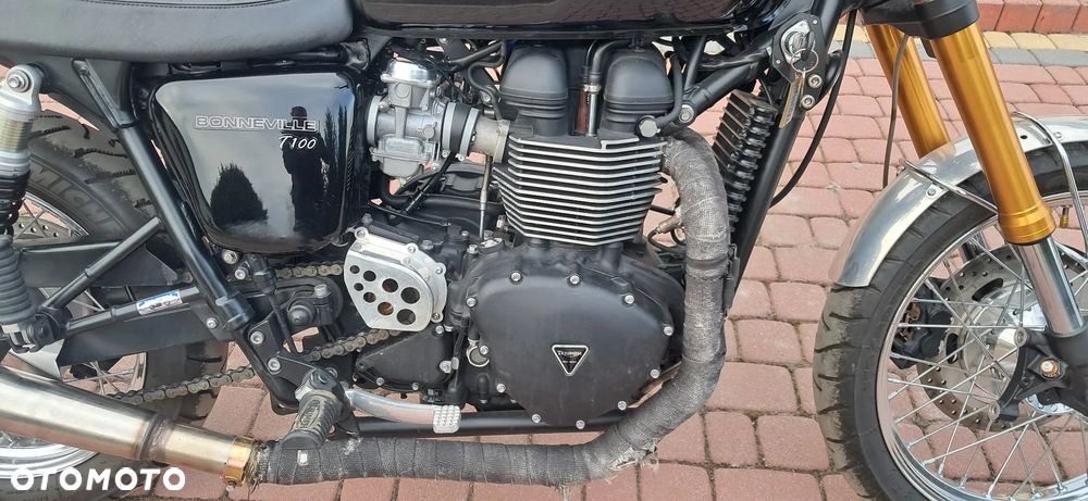 Triumph Bonneville - 7