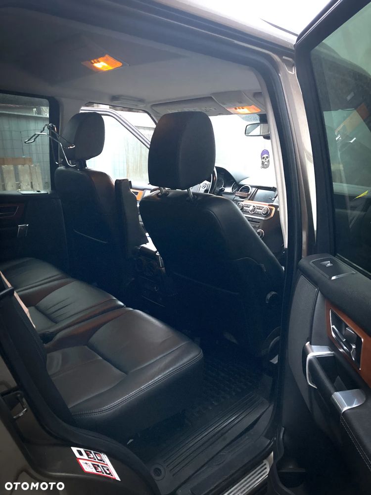 Land Rover Discovery 3.0D V6 HSE - 12
