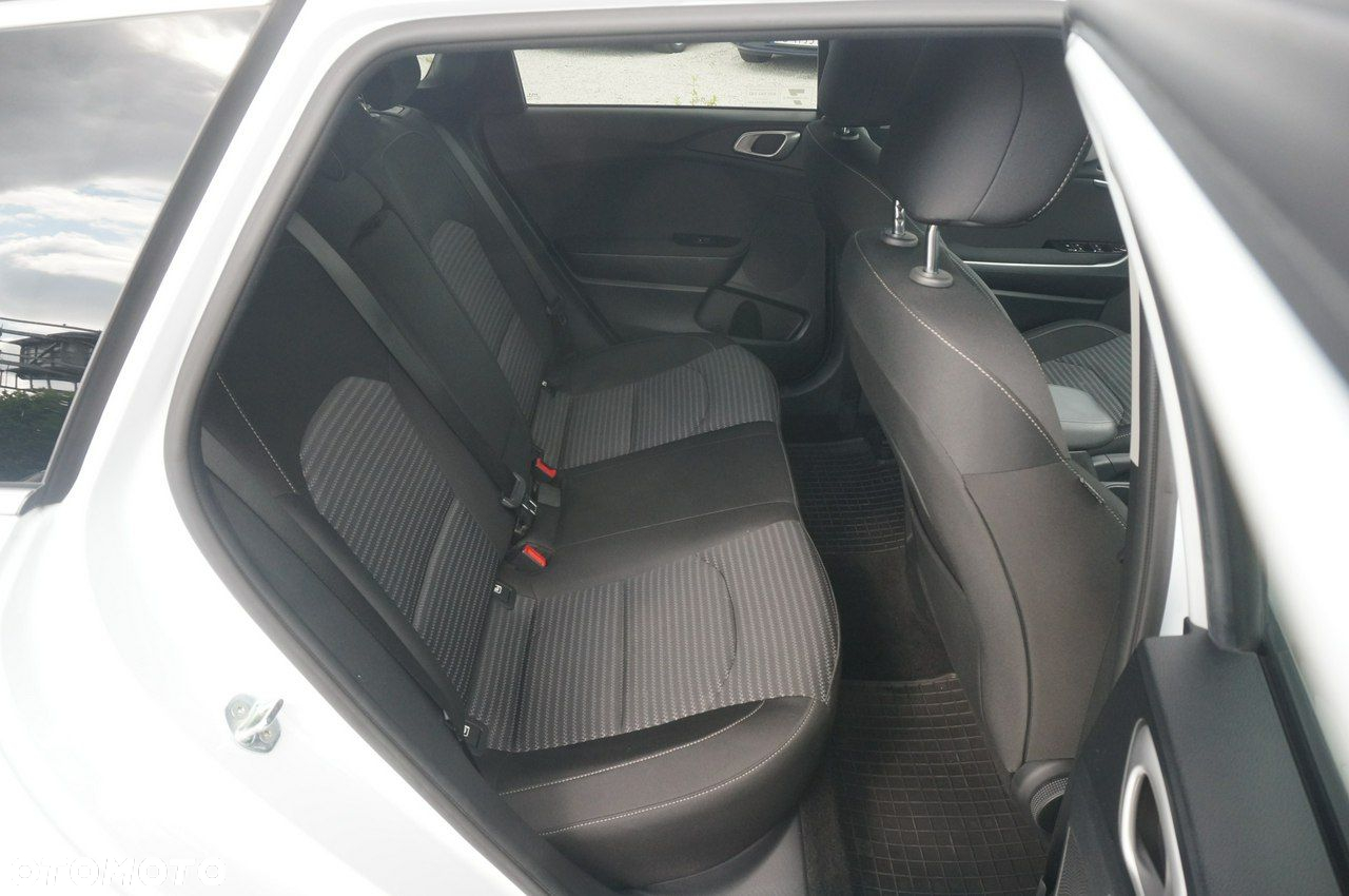 Kia Ceed 1.5 T-GDI M - 31
