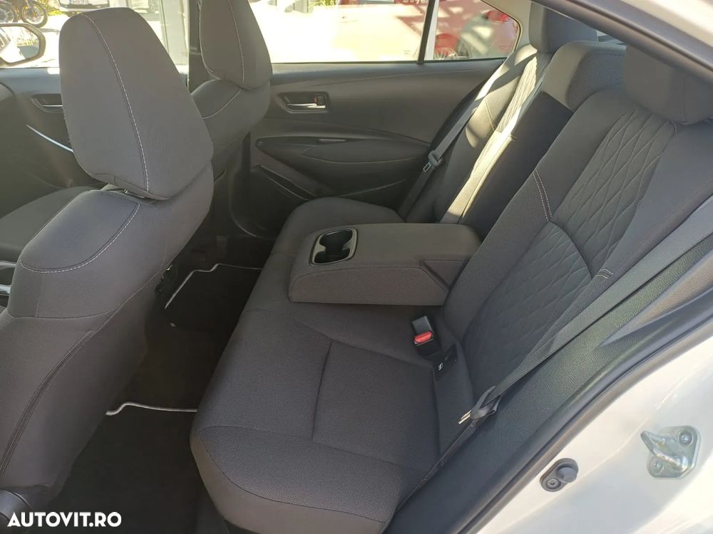 Toyota Corolla Sedan 1.8 HSD Business Plus - 8