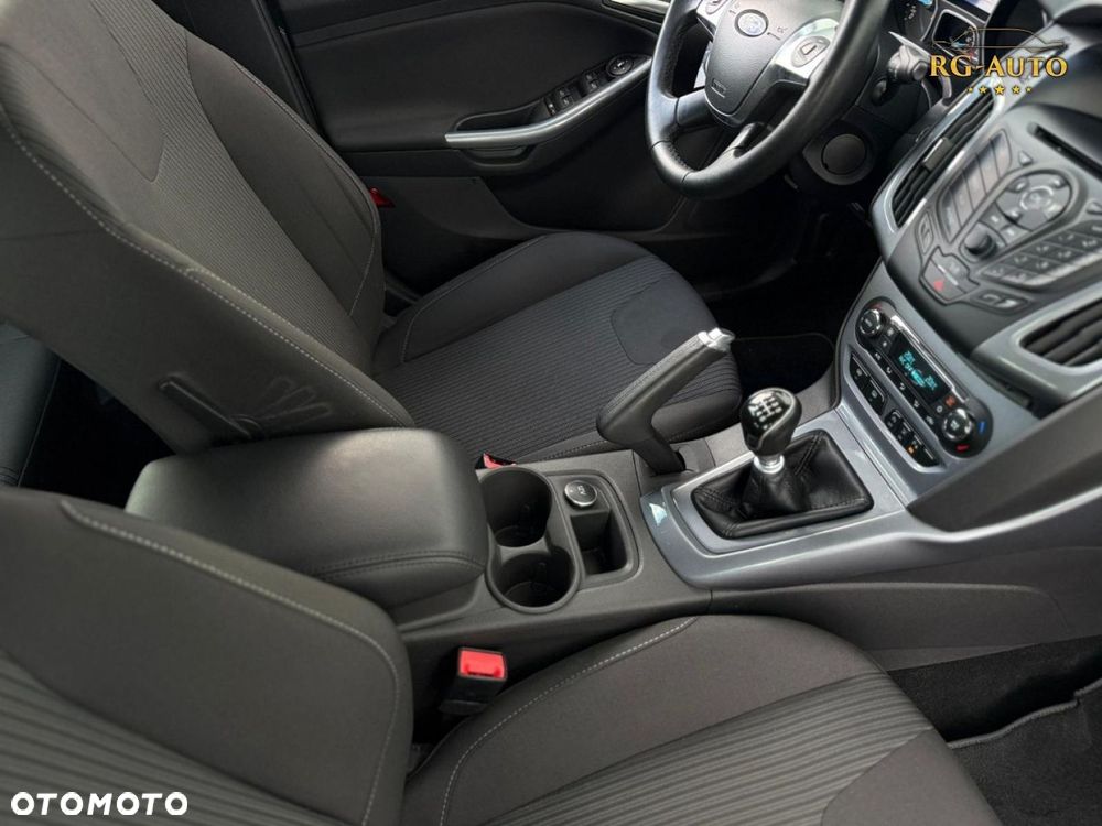 Ford Focus - 37