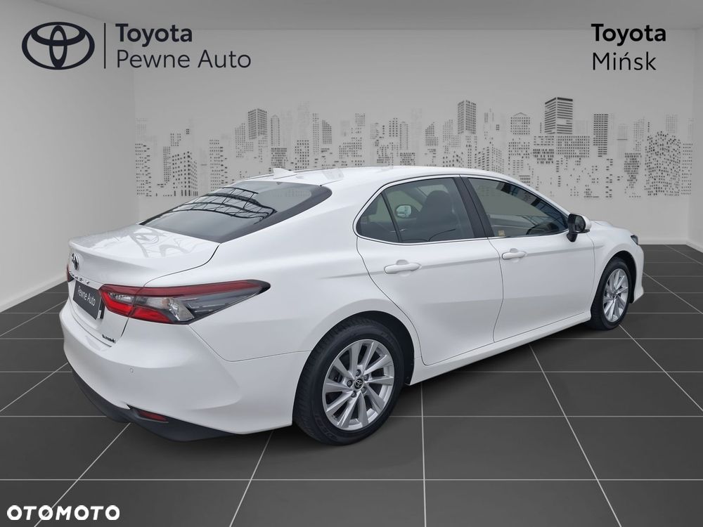 Toyota Camry 2.5 Hybrid Comfort CVT - 6