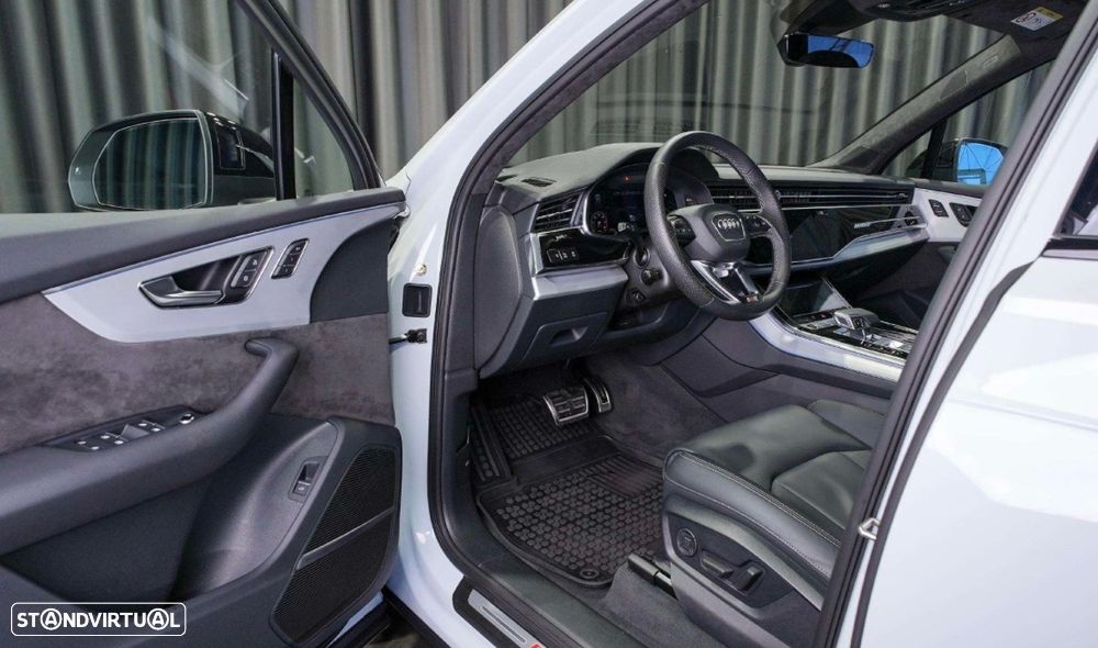 Audi Q7 55 TFSI e quattro tiptronic S line - 25
