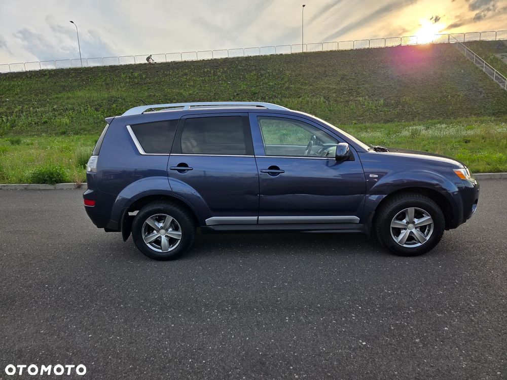 Mitsubishi Outlander 2.4 4WD CVT Intense - 3