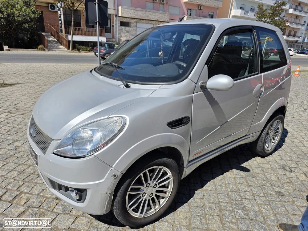 Mitsubishi Pajero - 2