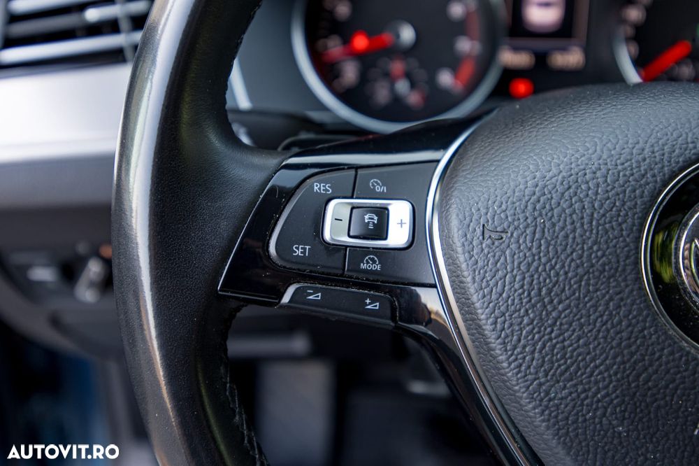 Volkswagen Passat - 18