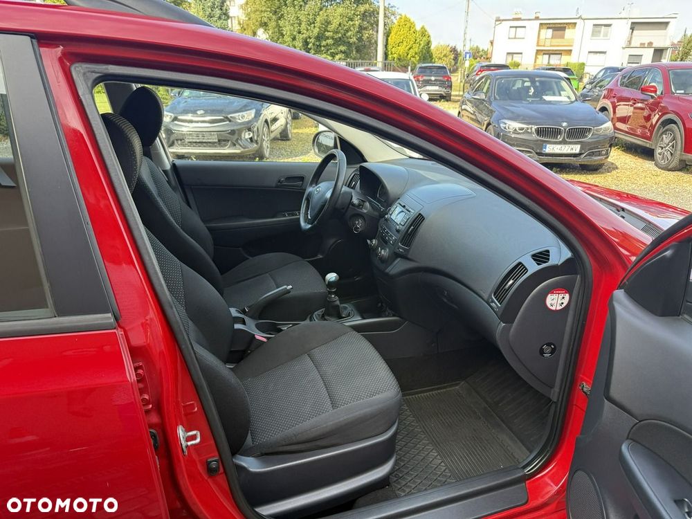 Hyundai i30 1.4 Base + EU5 - 19