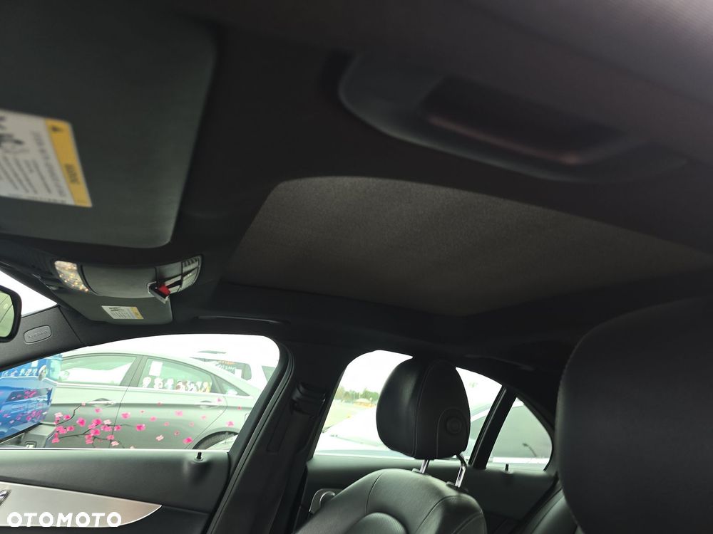 Mercedes-Benz Klasa C 300 9G-TRONIC - 12