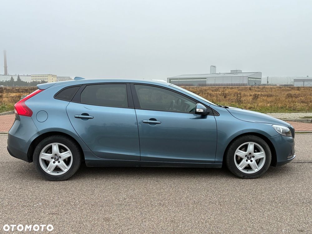 Volvo V40 D2 Momentum - 8