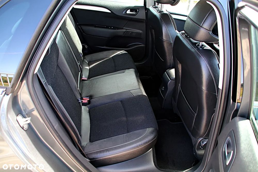 Citroën C4 VTi 120 Exclusive - 22