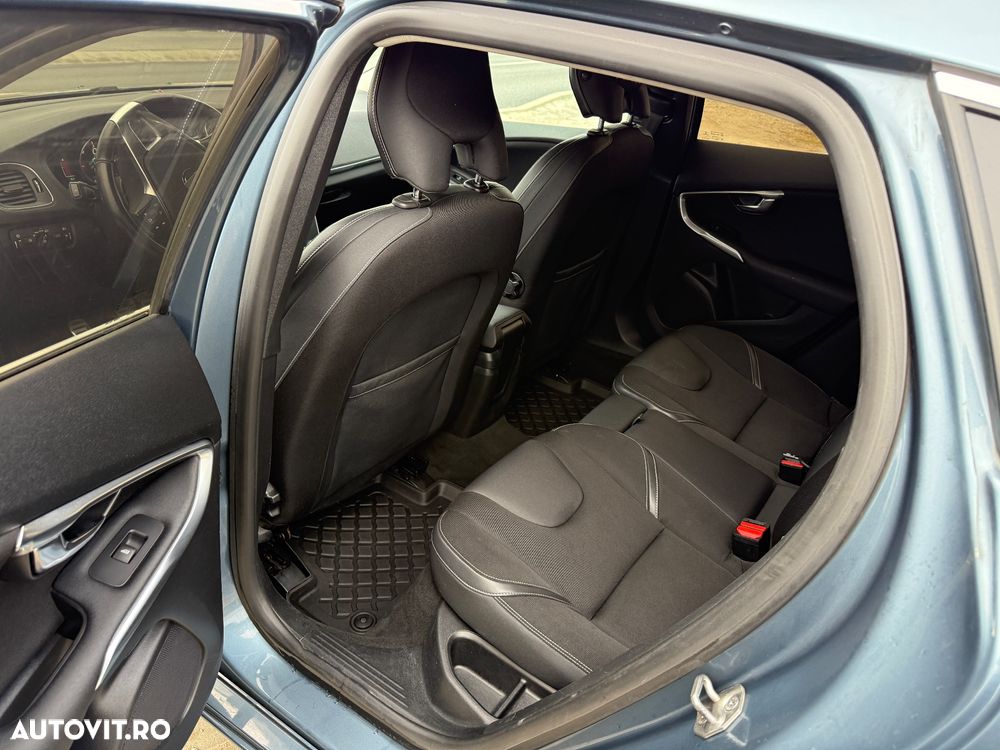 Volvo V40 Cross Country D2 Momentum - 10