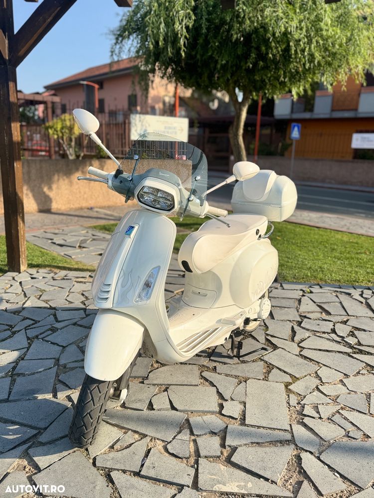 Piaggio Vespa - 2