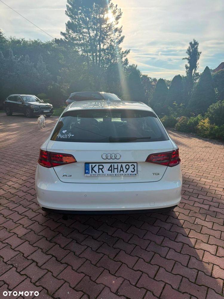 Audi A3 Sportback 1.6 TDI Ambiente - 4
