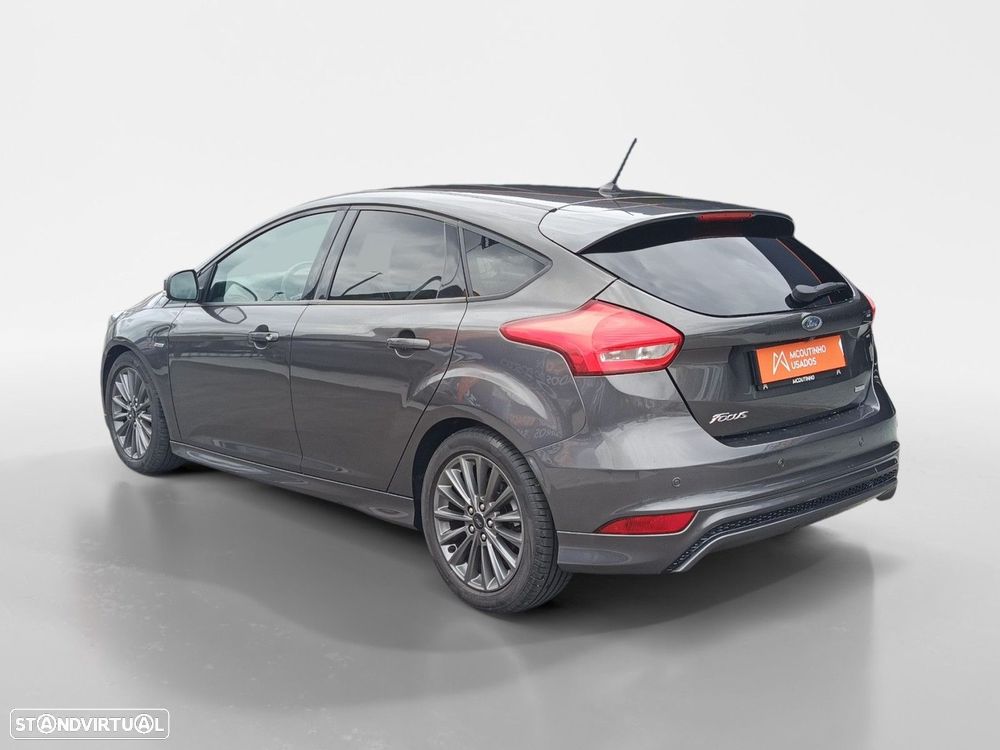 Ford Focus 1.0 EcoBoost MHEV ST-Line - 3