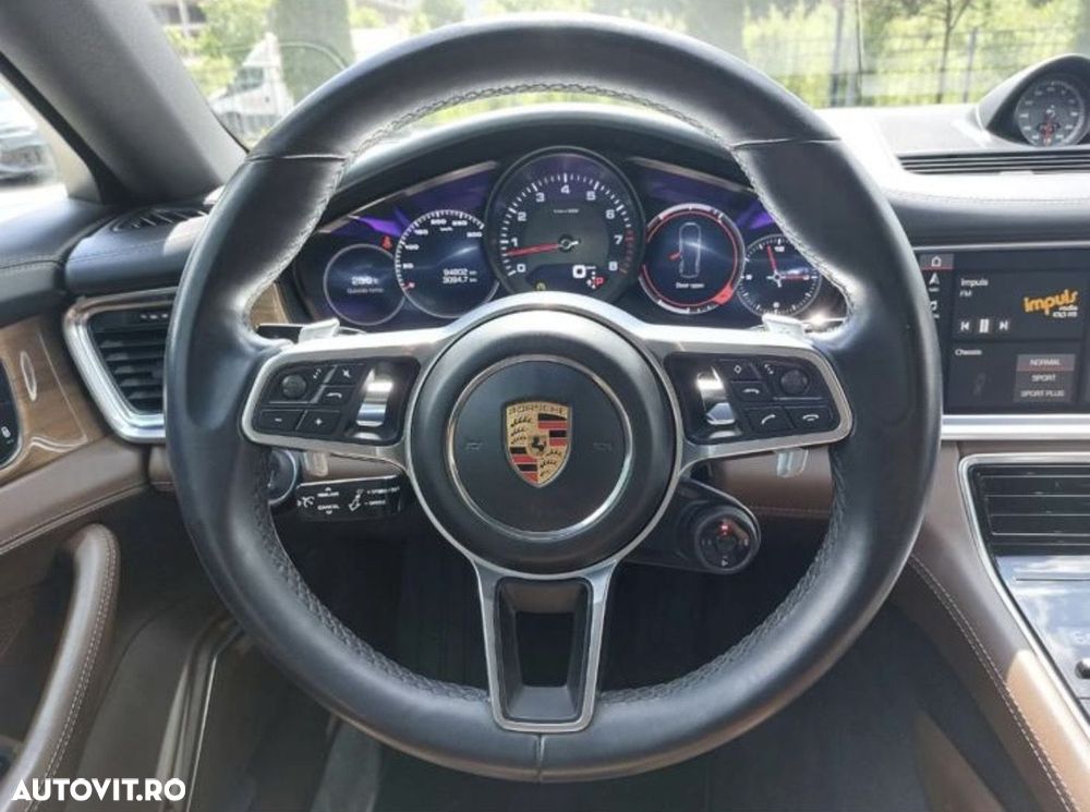 Porsche Panamera 4 - 14