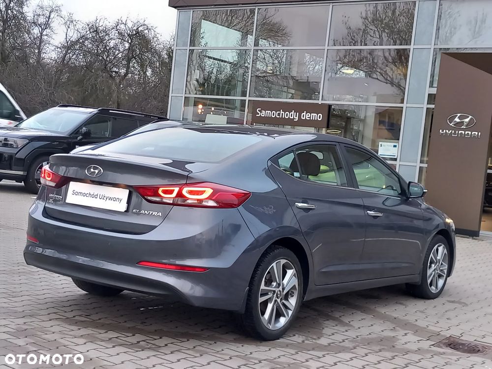 Hyundai Elantra 1.6 CRDi BlueDrive Style DCT - 6
