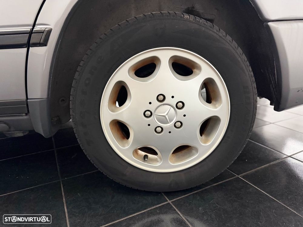 Mercedes-Benz W124 (1984-1997) 200 D - 21