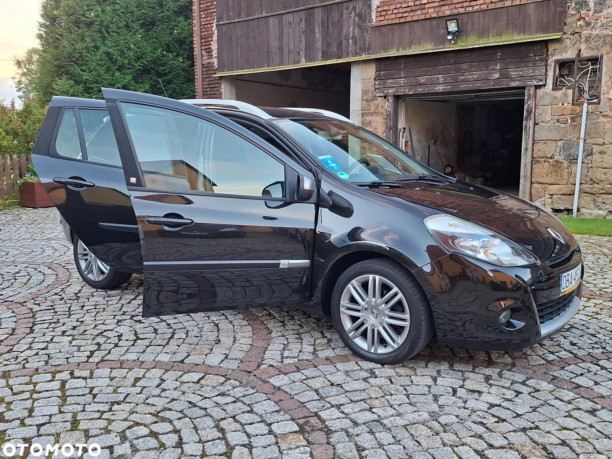 Renault Clio TCe 100 Grandtour TomTom Edition - 9