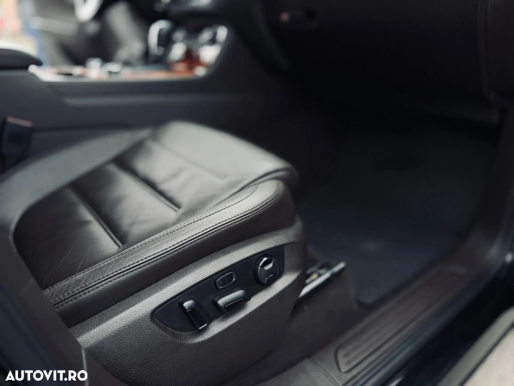 Volkswagen Touareg - 16