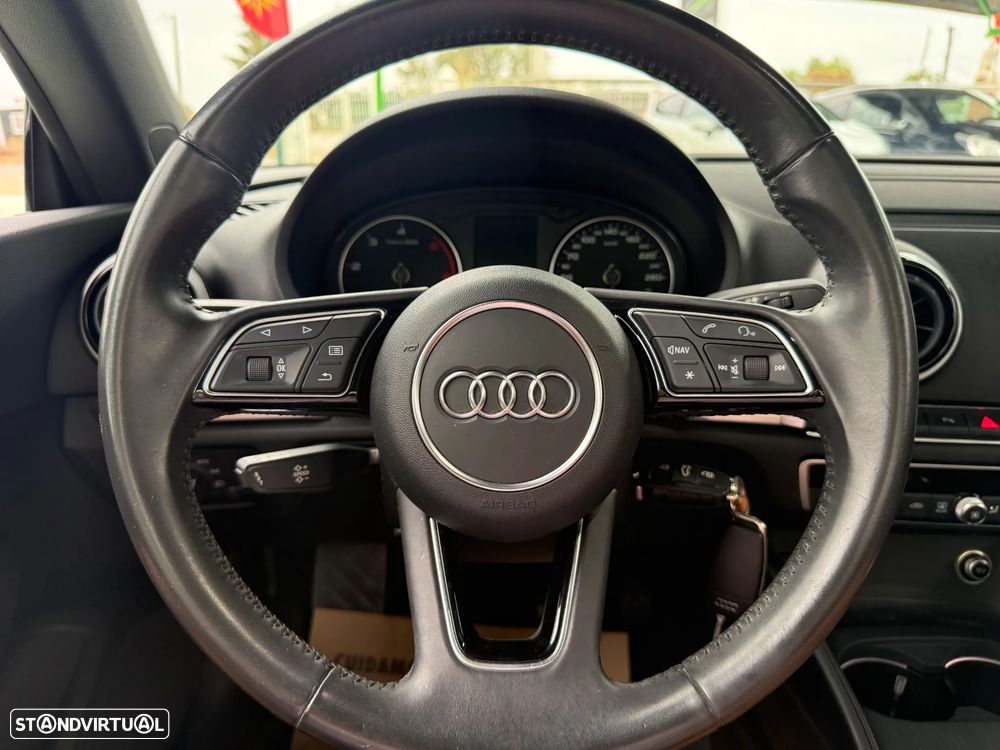 Audi A3 Cabrio 1.6 TDi S-line - 35