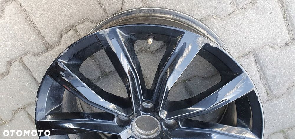 VW T-Roc Felga aluminiowa 18" - 3