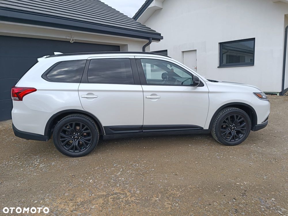 Mitsubishi Outlander - 3
