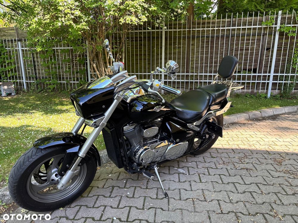 Suzuki Intruder - 12