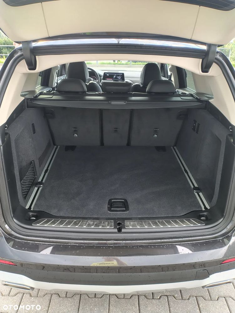BMW X3 xDrive20d - 11
