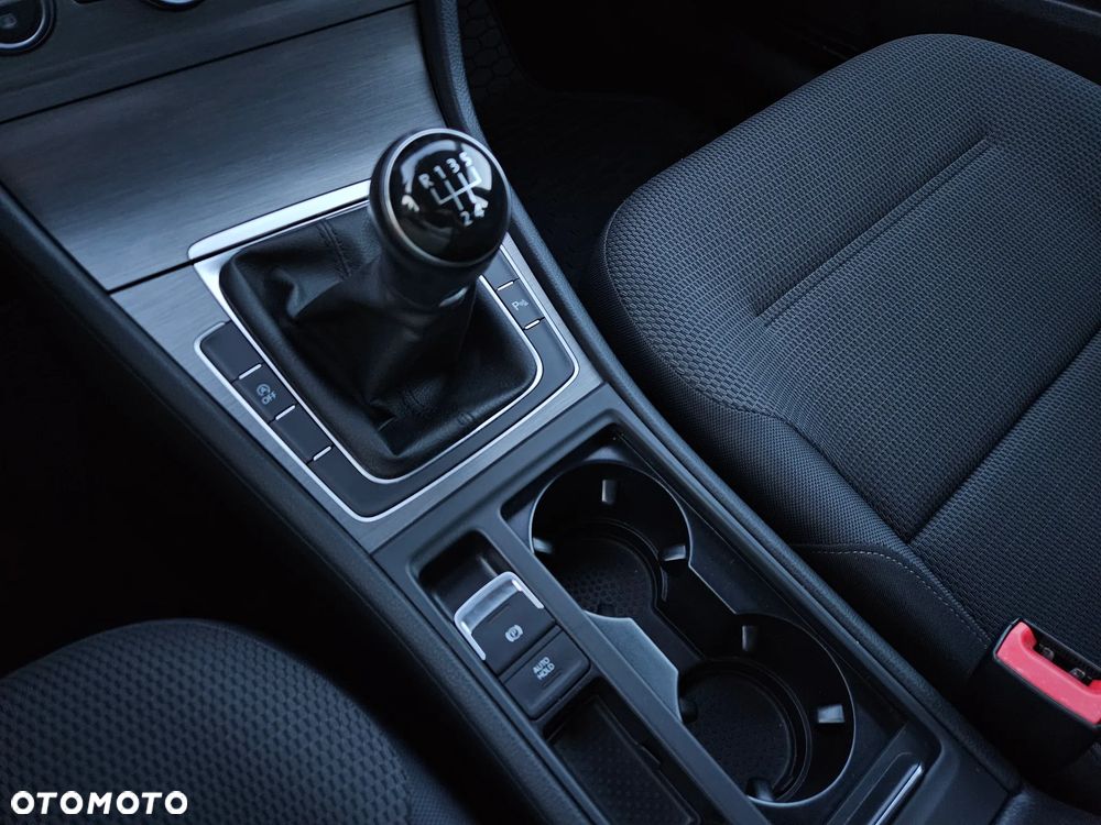 Volkswagen Golf 1.2 TSI BlueMotion Technology Comfortline - 28