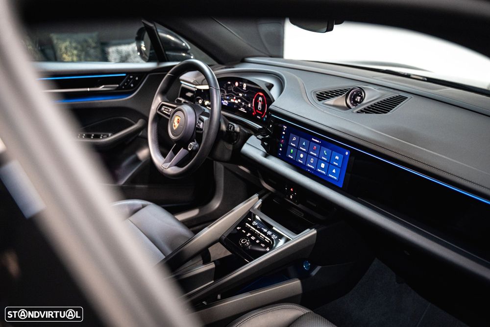Porsche Macan Electric - 25