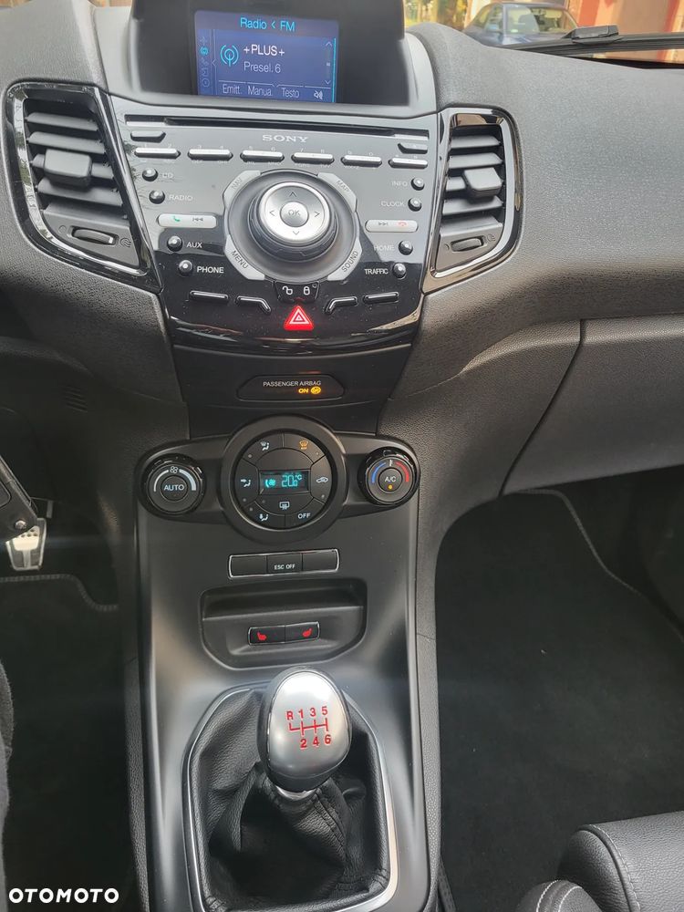 Ford Fiesta 1.6 EcoBoost ST - 15