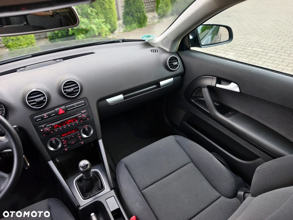 Audi A3 1.6 Attraction - 10