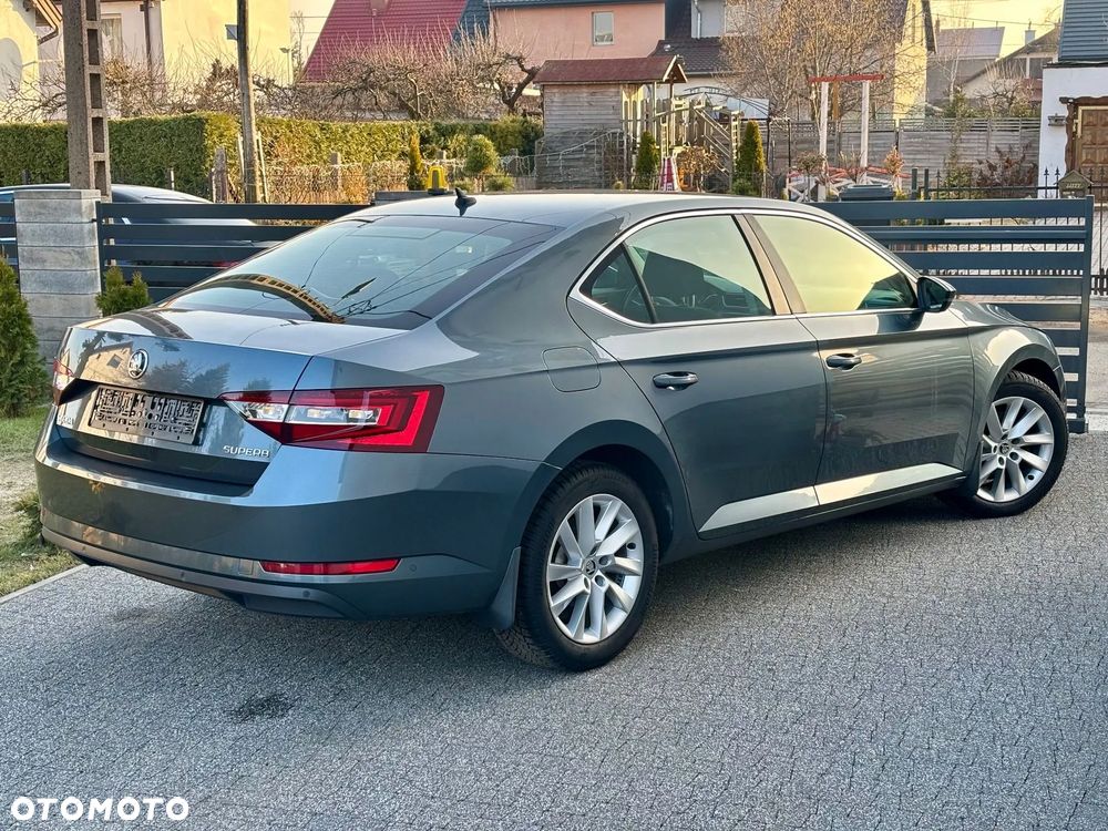 Skoda Superb 2.0 TDI DSG Premium Edition - 39