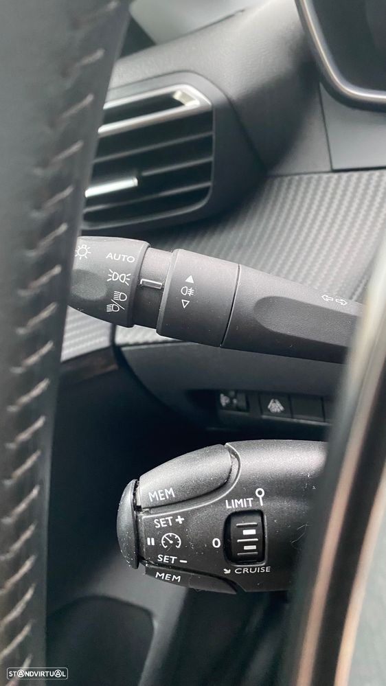 Peugeot e-208 50 kWh Allure Pack - 33