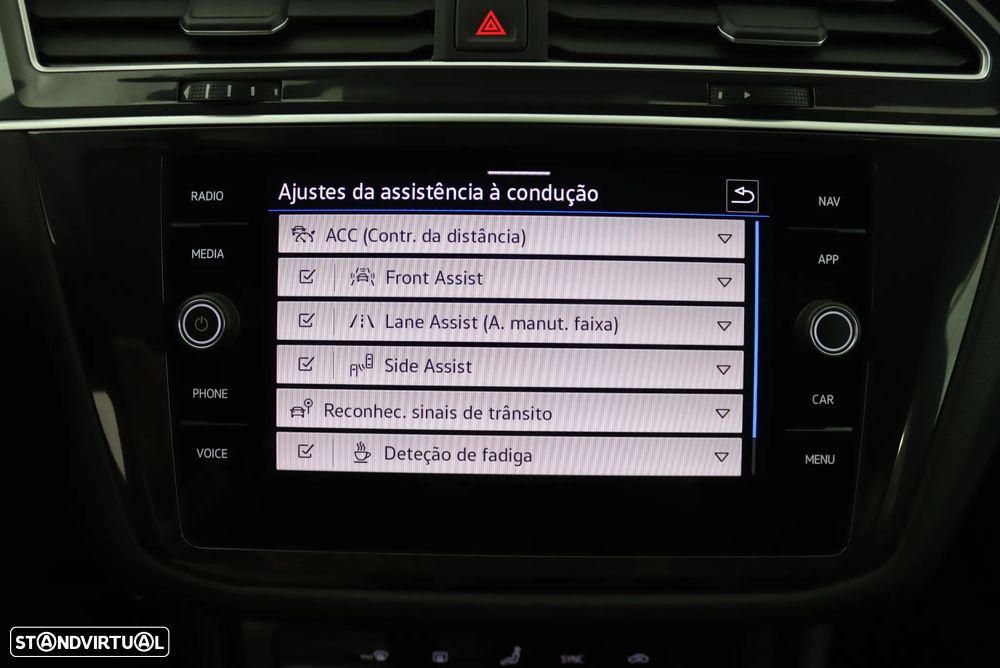 VW Tiguan 2.0 TDI R-Line DSG - 35