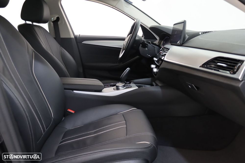 BMW 530 e Line Luxury - 8