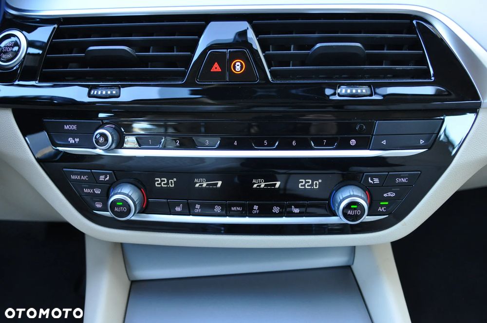 BMW Seria 5 520d xDrive - 26