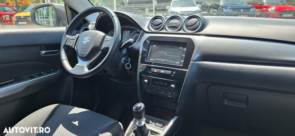 Suzuki Vitara 1.4 Boosterjet MHEV Passion - 11